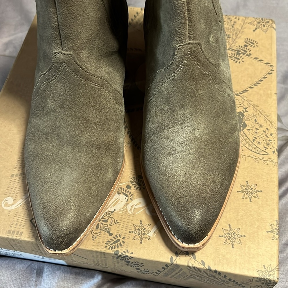 FREE PEOPLE | Suede Chelsea Boot - Picture 2 of 5